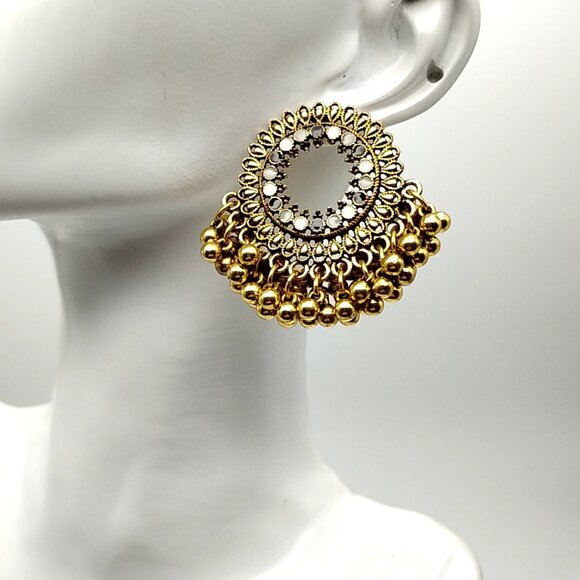 Vintage-style Ornate Round Golden Post-Stud Statement Earrings - Picture 1 of 11